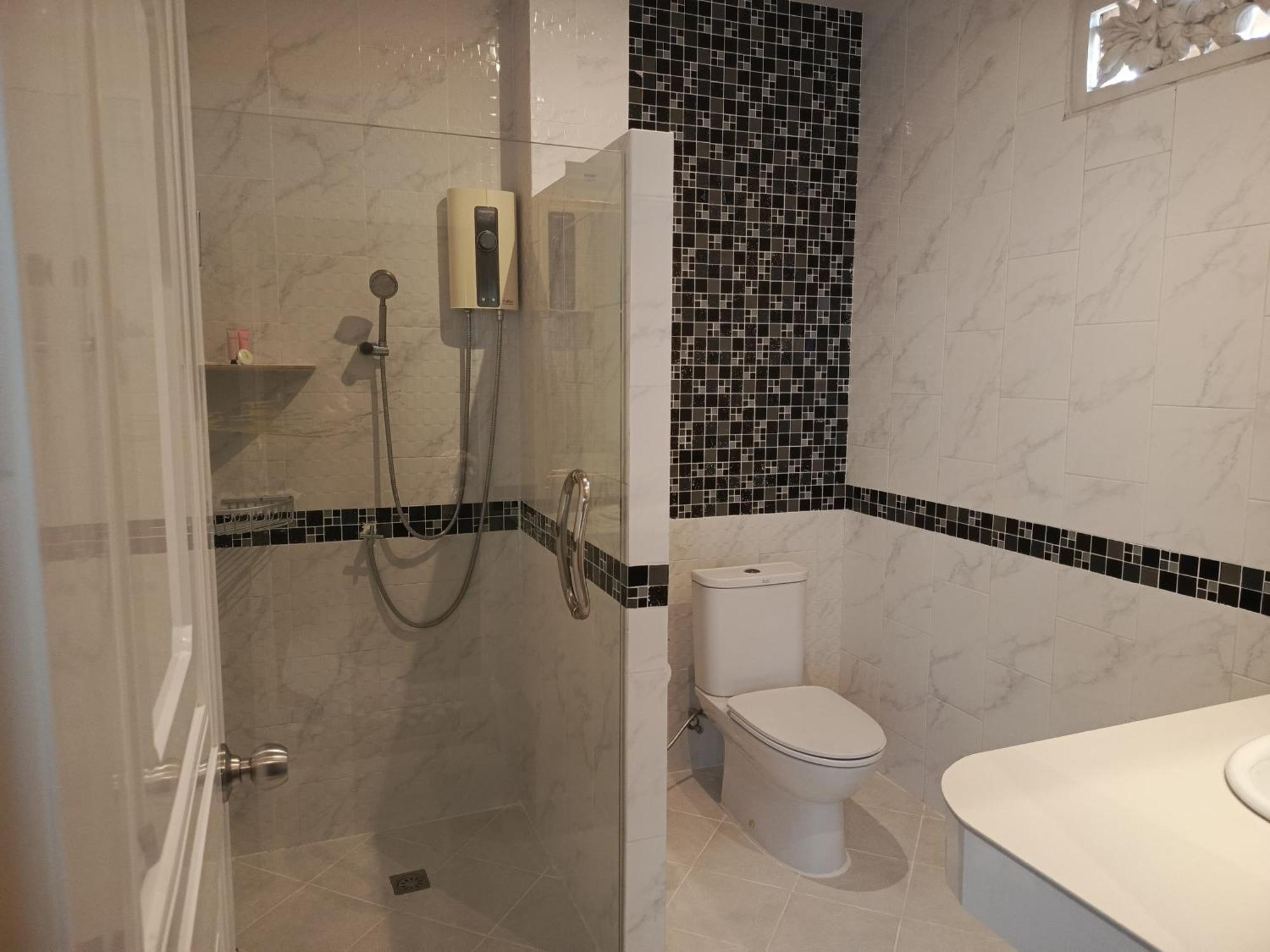 Klong Muang Beach Apartment Exteriör bild